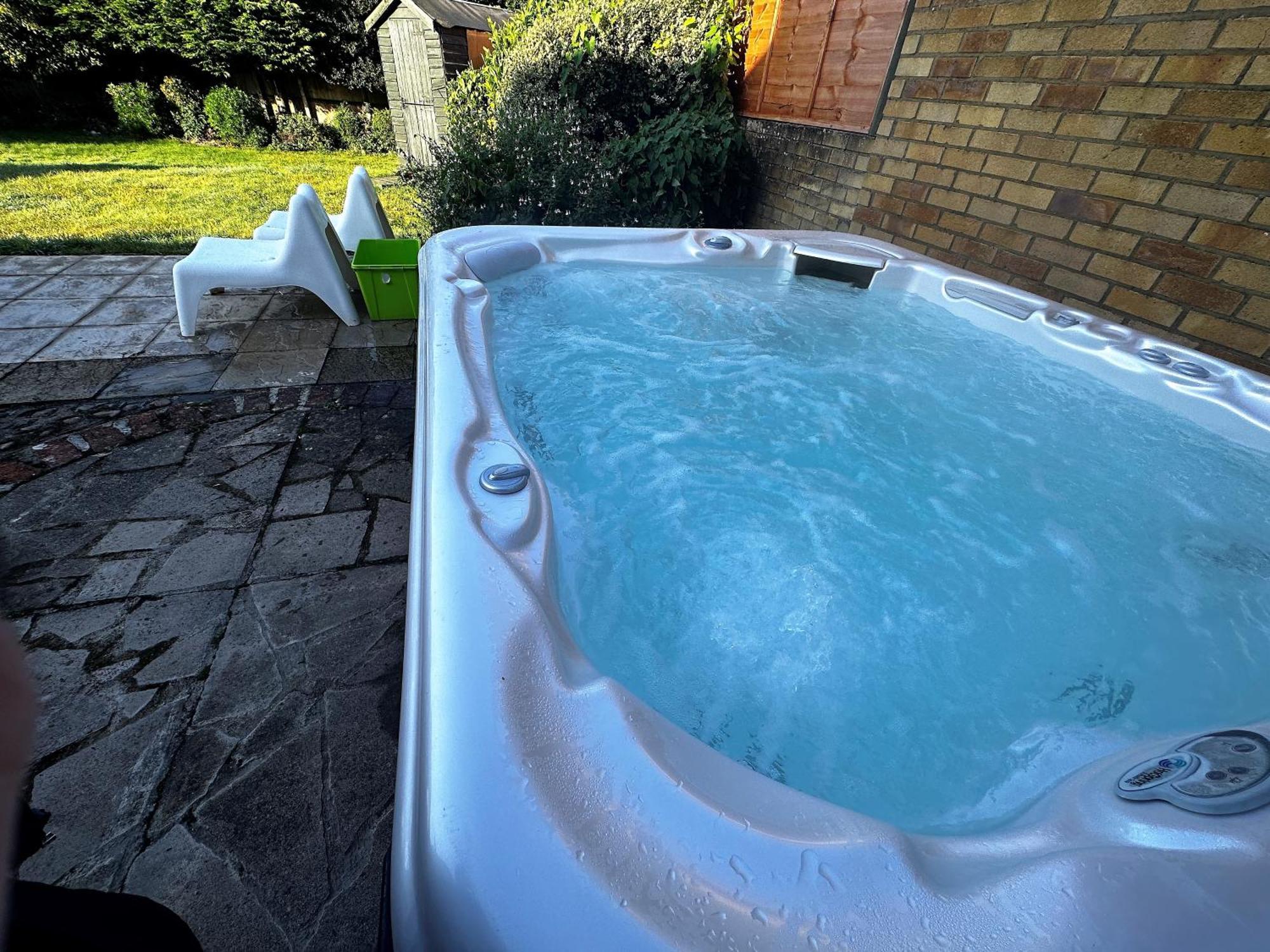 Kennedy Villa - 5 Bedroom House With Hot Tub, Wifi, Free Parkings, Close To Bicester Village Zewnętrze zdjęcie
