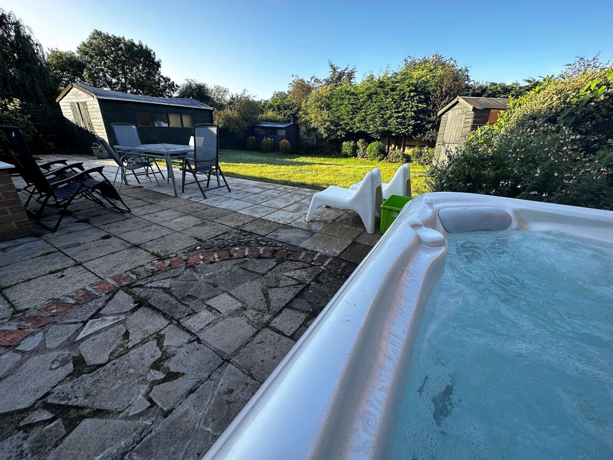 Kennedy Villa - 5 Bedroom House With Hot Tub, Wifi, Free Parkings, Close To Bicester Village Zewnętrze zdjęcie