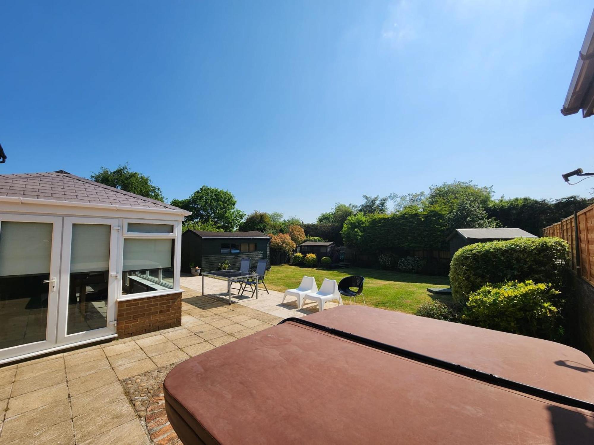 Kennedy Villa - 5 Bedroom House With Hot Tub, Wifi, Free Parkings, Close To Bicester Village Zewnętrze zdjęcie