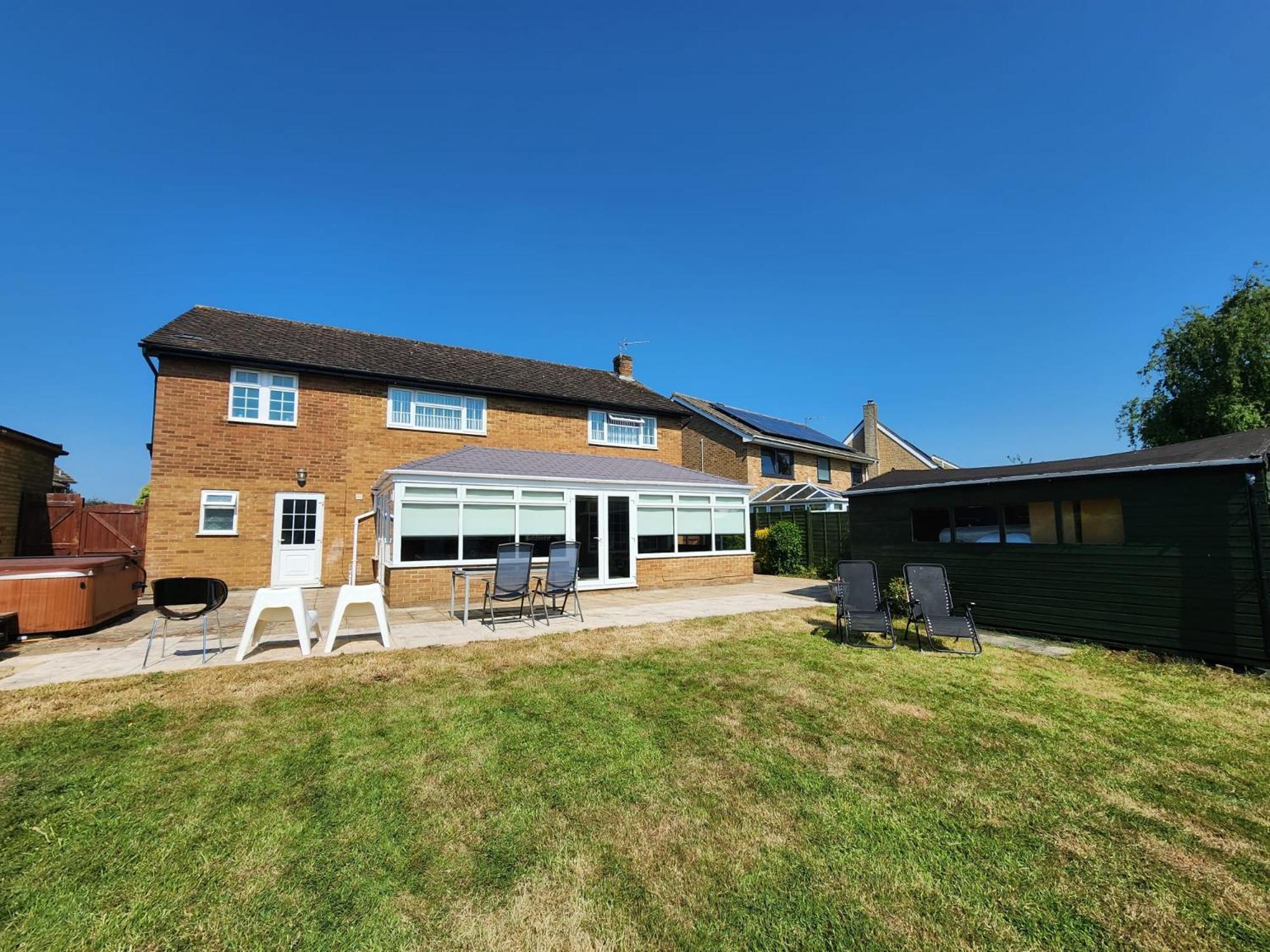 Kennedy Villa - 5 Bedroom House With Hot Tub, Wifi, Free Parkings, Close To Bicester Village Zewnętrze zdjęcie