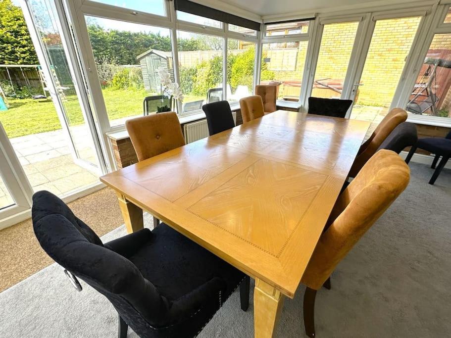 Kennedy Villa - 5 Bedroom House With Hot Tub, Wifi, Free Parkings, Close To Bicester Village Zewnętrze zdjęcie