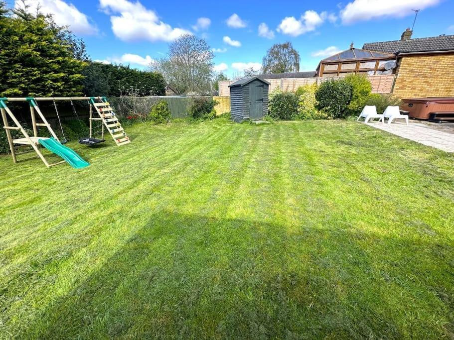 Kennedy Villa - 5 Bedroom House With Hot Tub, Wifi, Free Parkings, Close To Bicester Village Zewnętrze zdjęcie